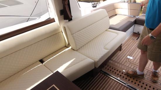 Galeon 420 Fly swivel seat