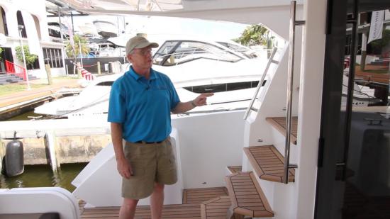 Galeon 420 Fly teak stairs