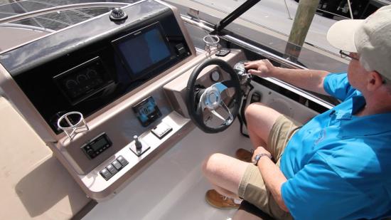 Galeon 420 Fly upper helm