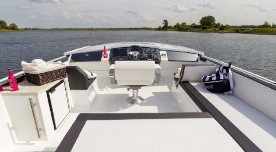 Galeon 560 Skydeck flybridge