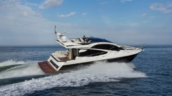Galeon 560 Skydeck running shot
