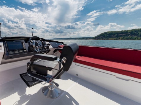 Galeon 560 Skydeck upper helm