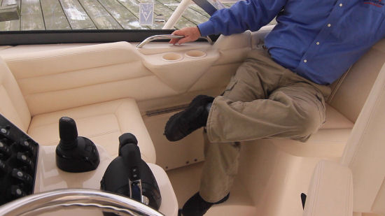 Grady-White Express 330 facing seats