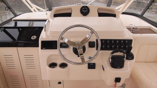 Grady-White Express 330 helm dash