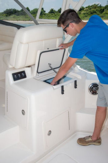 Grady-White Express 330 livewell