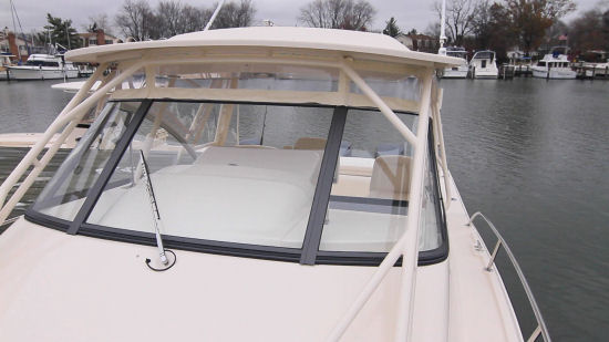 Grady-White Express 330 hardtop