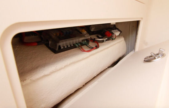 Grady-White Fisherman 216 access