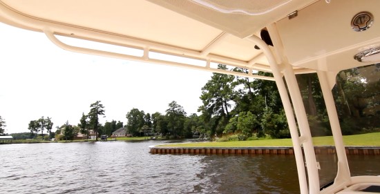 Grady-White Fisherman 216 hand holds