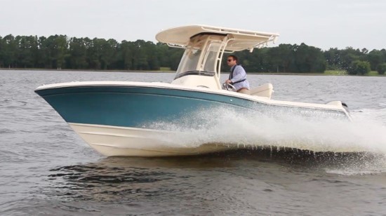 Grady-White Fisherman 216 running