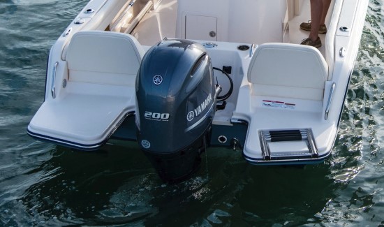 Grady-White Fisherman 216 stern