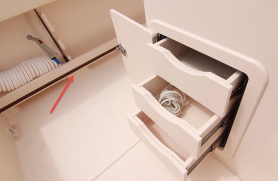 Grady-White Fisherman 216 tackle drawers