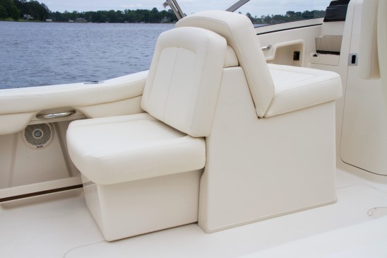 Grady-White Freedom 235 aft seat