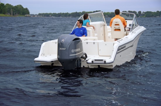 Grady-White Freedom 235 stern