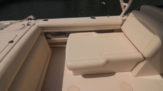 Grady-White Freedom 275 extendable lounge