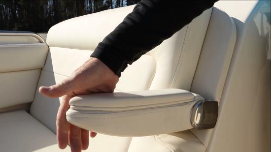 Grady-White Freedom 325 arm rests