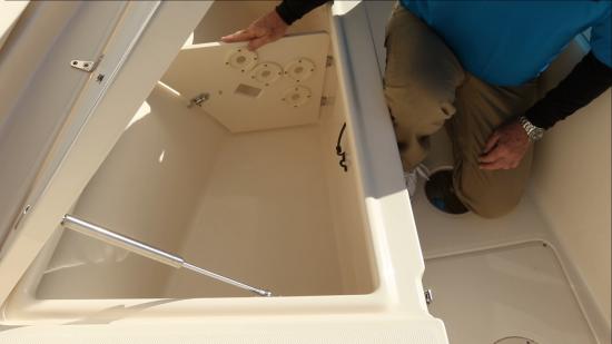 Grady-White Freedom 325 rod storage