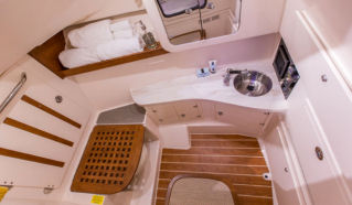 Grady-White Freedom 335 Interior