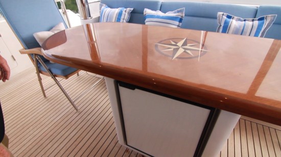 Hampton Yachts Endurance 720 Skylounge LRC fridge