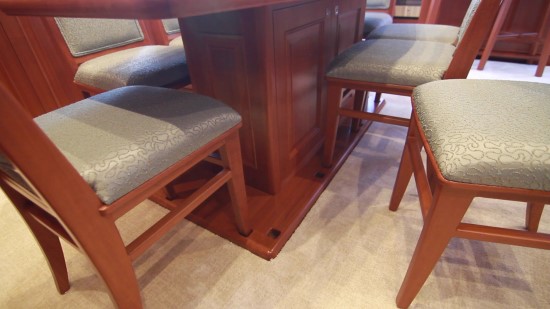 Hampton Yachts Endurance 720 Skylounge LRC chairs