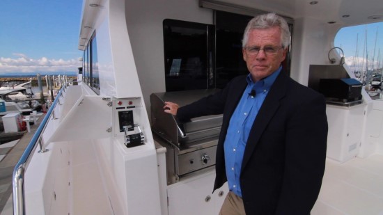 Hampton Yachts Endurance 720 Skylounge LRC control station