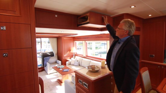 Hampton Yachts Endurance 720 Skylounge LRC pull out drawers