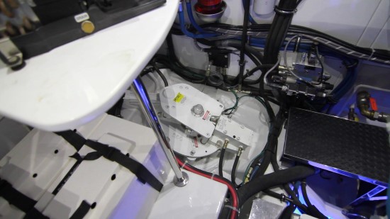 Hampton Yachts Endurance 720 Skylounge LRC fin