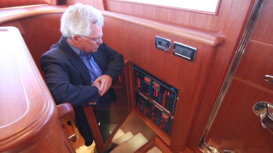 Hampton Yachts Endurance 720 Skylounge LRC power panel