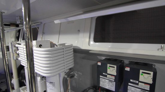 Hampton Yachts Endurance 720 Skylounge LRC