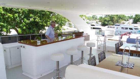 Hargrave 116 Raised Pilothouse bar