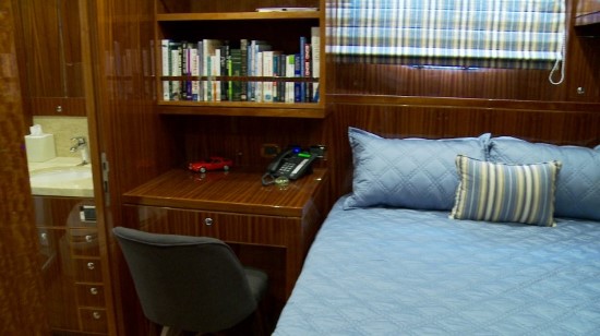 Hargrave 116 Raised Pilothouse captain cabin