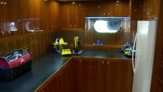 Hargrave 116 Raised Pilothouse engineer station