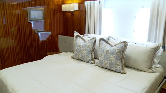 Hargrave 116 Raised Pilothouse king bed