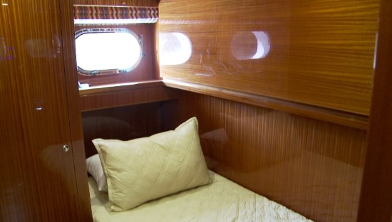 Hargrave 116 Raised Pilothouse private cabin