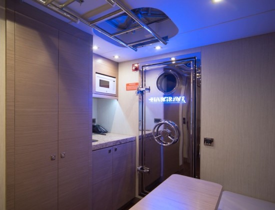 Hargrave 95 crew cabin