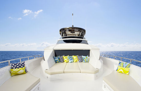 Hatteras 70 Motor Yacht foredeck