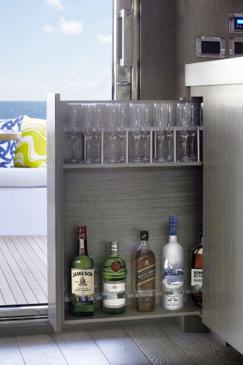 Hatteras 70 Motor Yacht liquor locker
