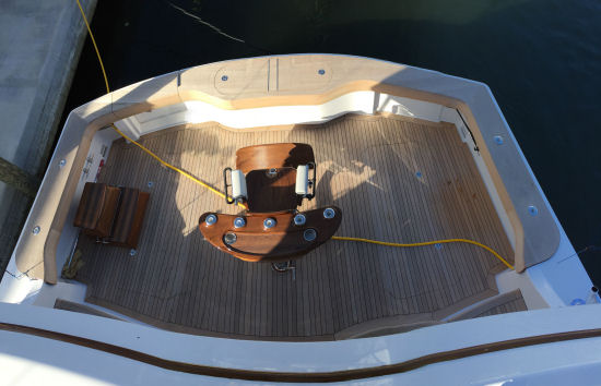 Hatteras GT 70 cockpit