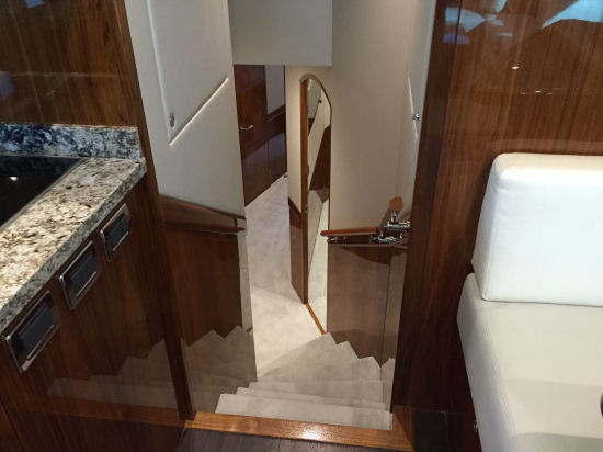 Hatteras GT 70 companionway