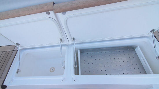 Hatteras GT 70 cooler