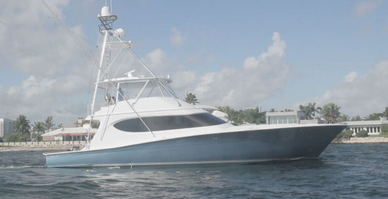 Hatteras GT 70 running shot