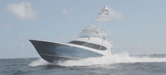 Hatteras GT 70 running shot