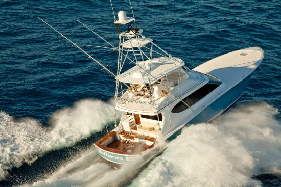 Hatteras GT 70 running shot