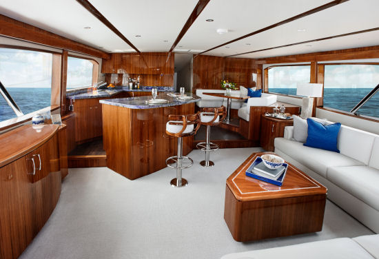 Hatteras GT 70 salon galley