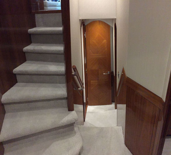 Hatteras GT 70 stairs