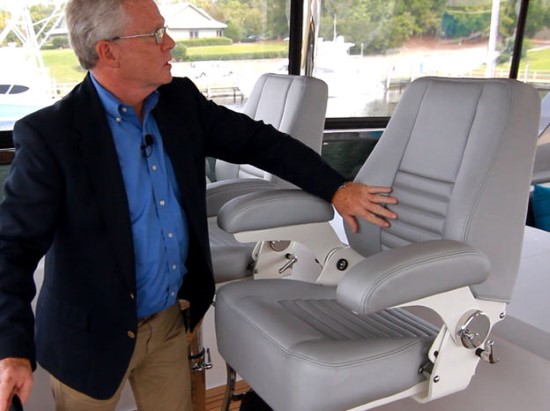 Hatteras M90 Panacera helm chairs