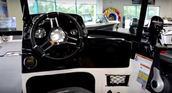 Larson FX 1850 DC helm