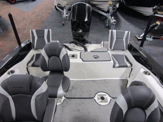 Larson FX 1850 DC jump seats