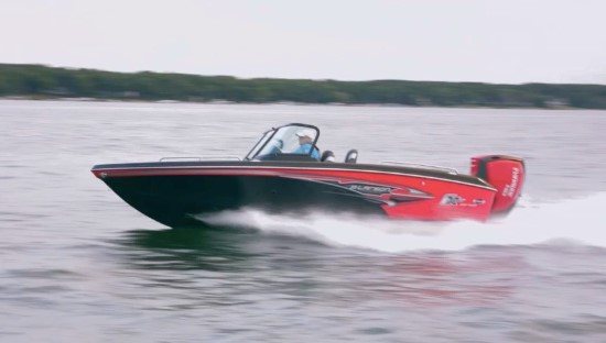 Larson FX 1850 DC running shot