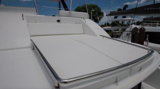 Leopard 43 PC flying bridge