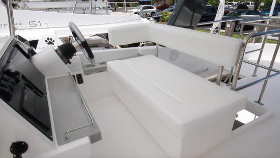 Leopard 43 PC helm seat